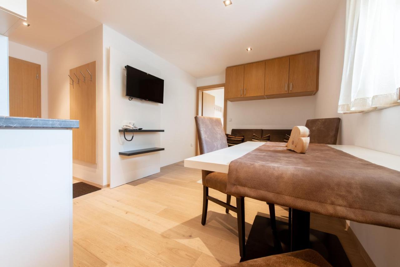 Lapis Monti - Apartments & Suites Burgusio Εξωτερικό φωτογραφία